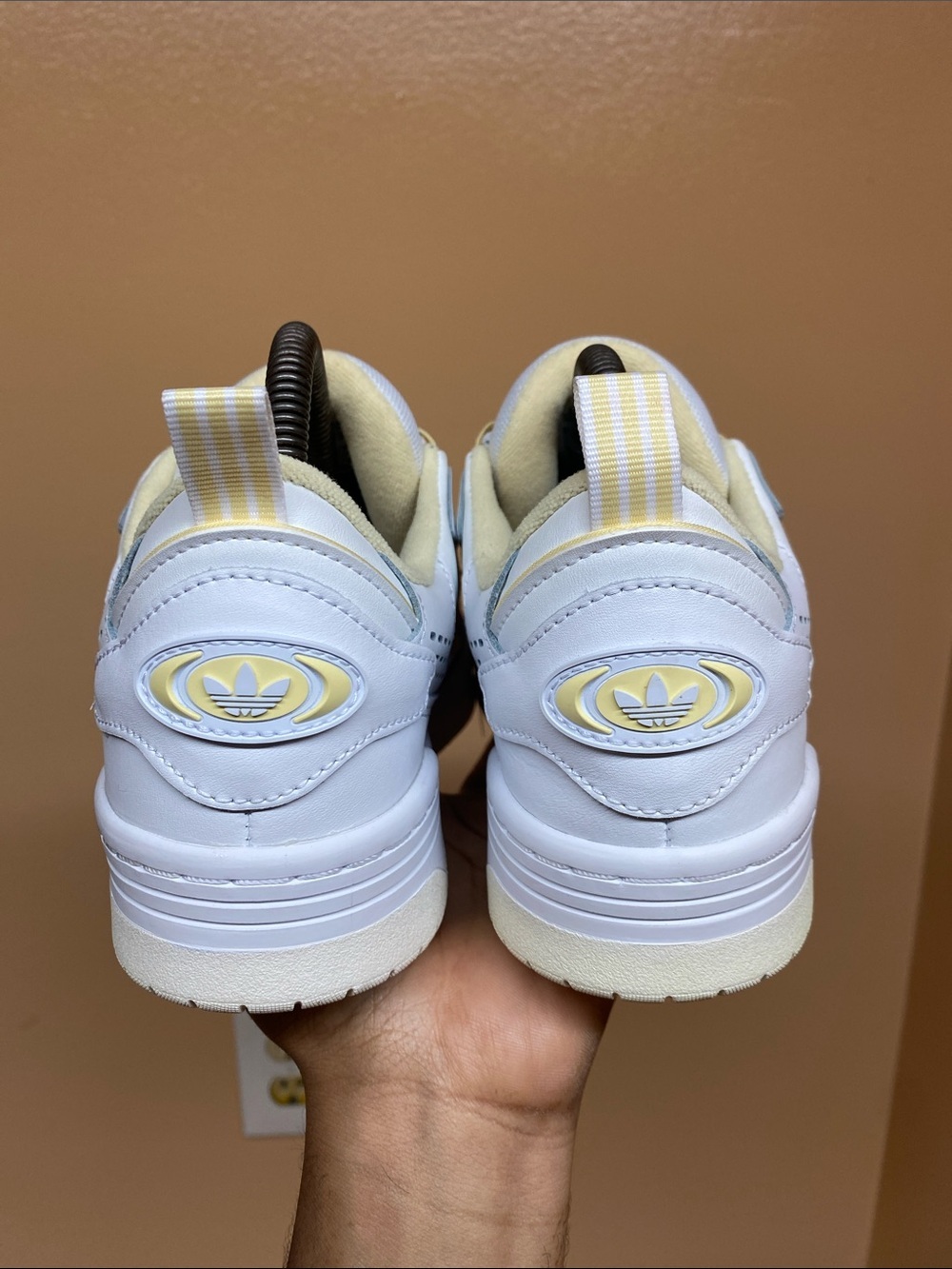 Adidas ADI2000 Women's Sneakers "White Almost Yellow Velvet" Size 7 GZ7203 - Picture 13 of 17